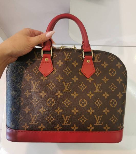 Restauration sac de luxe