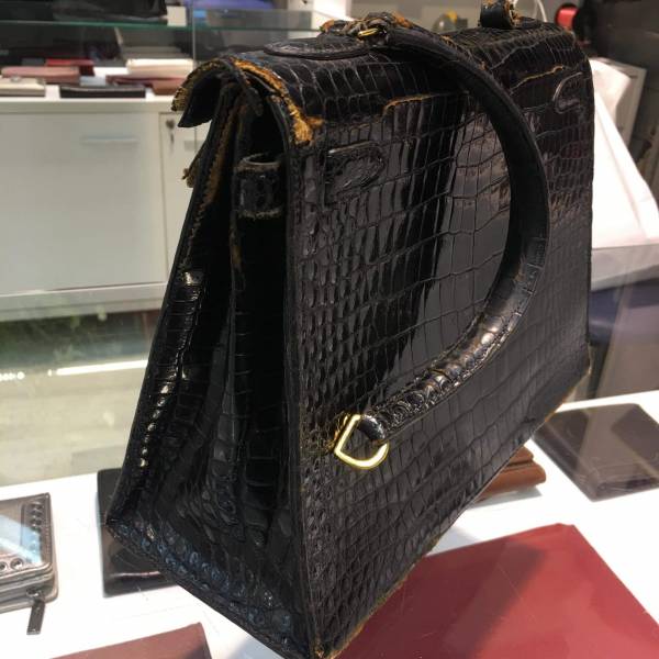 Restauration complète d'un sac Hermès modèle Kelly en crocodile à Cannes
