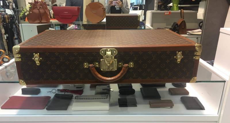 Rénovation complète d'une malle Louis Vuitton sur la ville de Nice