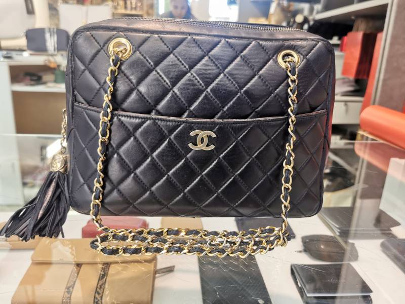 Restauration couleur d'un sac Chanel en cuir bleu vintage à Cannes