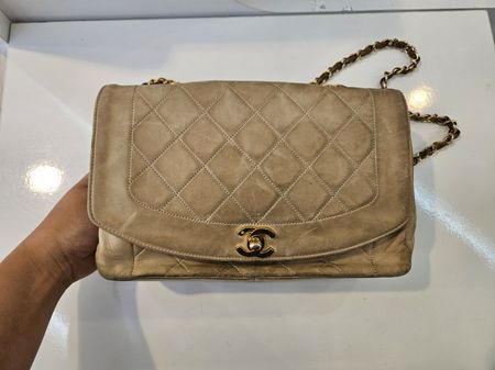 Notre zone d'activité pour ce service Restauration d’un sac en crocodile véritable à